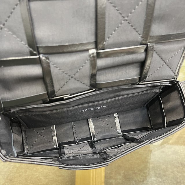 Bottega veneta高端女包 KF0023 寶緹嘉爆款黑色CASSETTE腰包 BV經典款四格腰包/胸包/斜挎包/單肩包  gxz1391